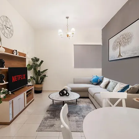 Cozy 1 Bedroom Apartment In Axis 2 Residence Dso Dubaï Extérieur photo
