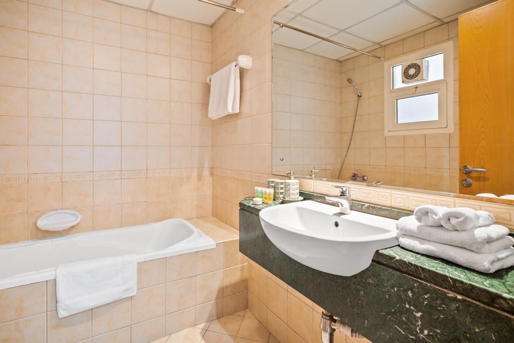 Cozy 1 Bedroom In Axis 2 Dso Appartement Dubaï